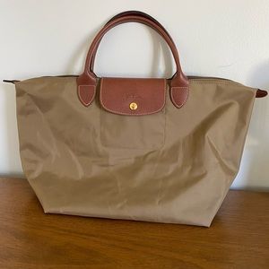 Classic tan Longchamp bag, like new